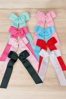  Medium scalloped hair bow (5" X 8" (1.5" Ribbon) 6pcs/$8.00