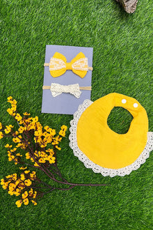  MUSTARD  BABY BIB WITH CREAM HEM EMBOIDERY. 3PCS/$9.00 WZ-DLH3044K